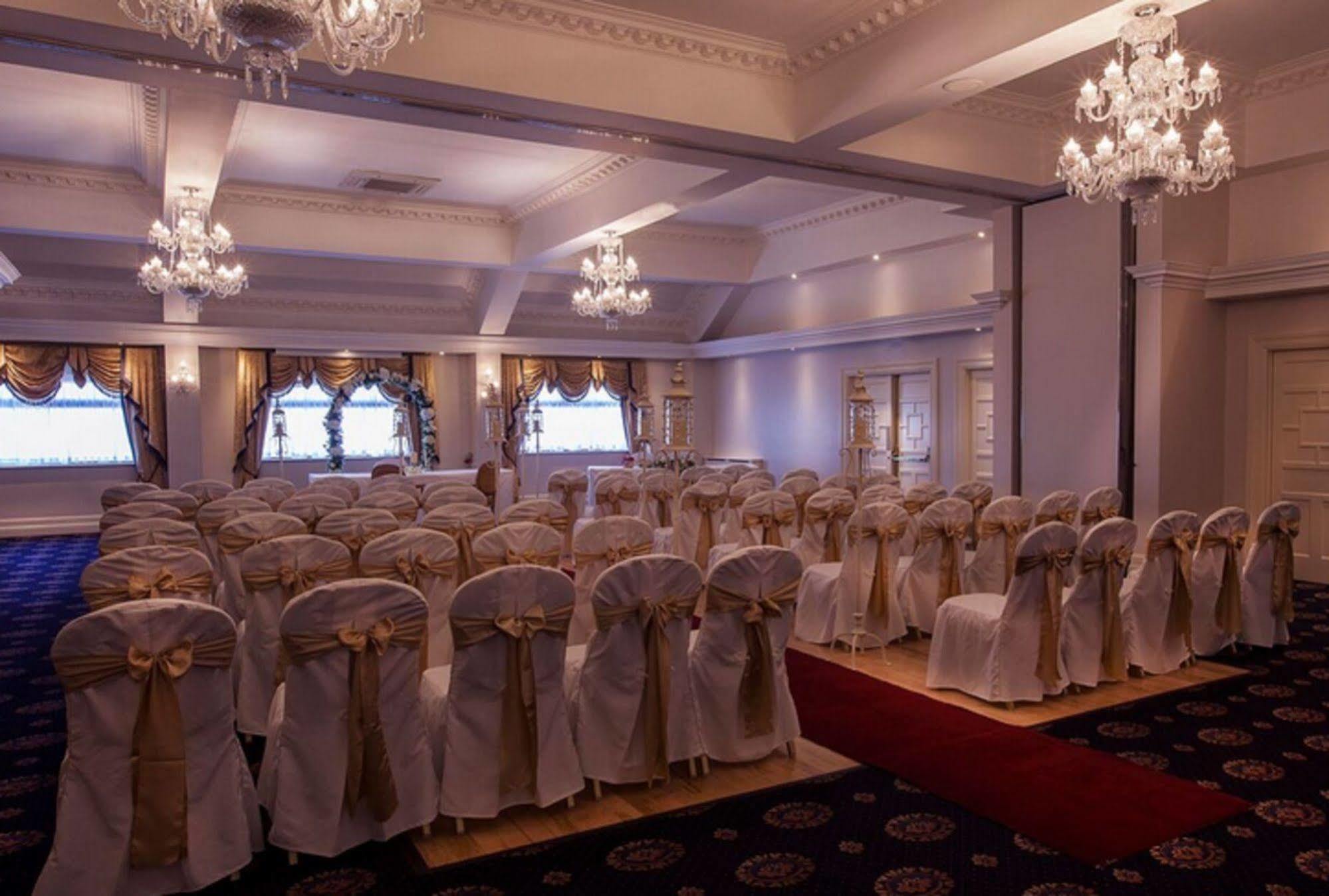 Castle Arch Hotel Trim Exterior foto